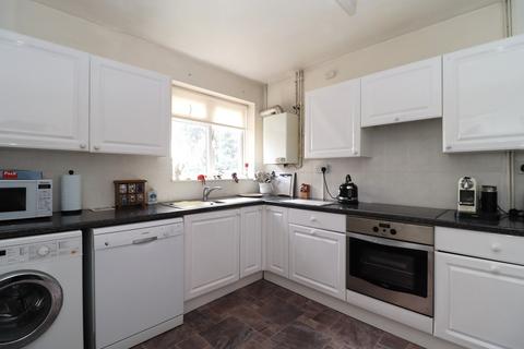 2 bedroom flat for sale, 19a Cooden Drive, Bexhill On Sea, TN39