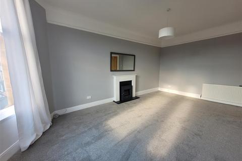 2 bedroom flat to rent, Lochwinnoch Road, Kilmacolm PA13