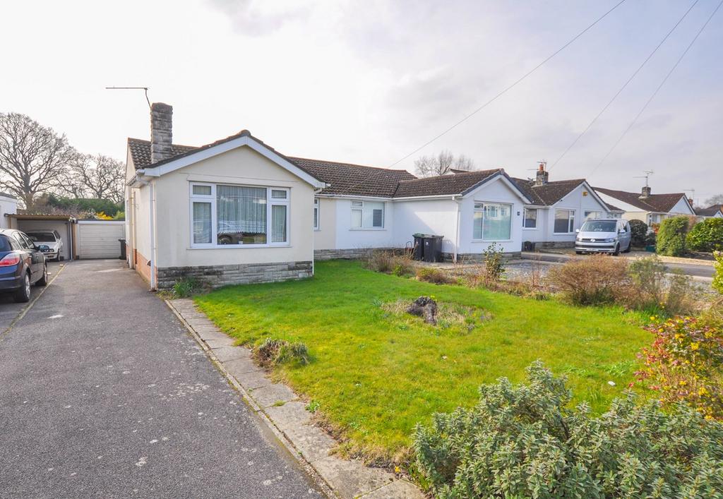 Dales Drive, Wimborne, BH21 3 bed semidetached bungalow for sale £