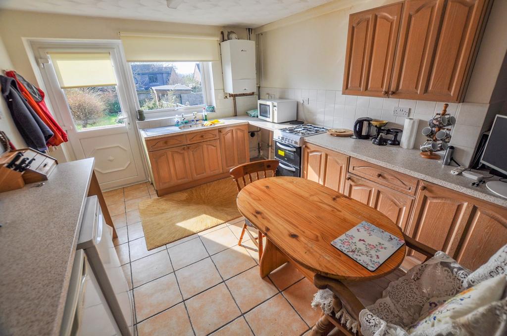 Dales Drive, Wimborne, BH21 3 bed semidetached bungalow for sale £