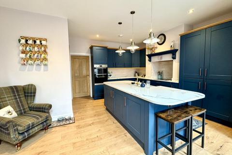 4 bedroom semi-detached house for sale - Windy Bank Lane, Hightown, Liversedge, WF15