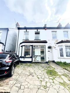 3 bedroom semi-detached house for sale, North Road, Westcliff-On-Sea