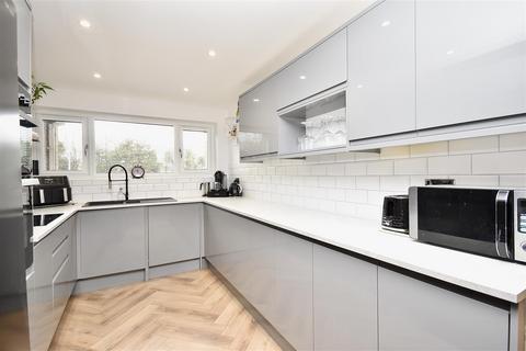 10 Avon Walk, Leighton Buzzard, LU7 3DE