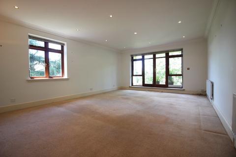 3 bedroom flat to rent, Hartsbourne Park, Bushey Heath