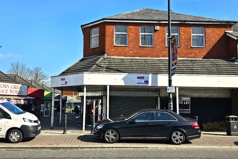 Property to rent - Stockport Road, Longsight, Manchester, M12