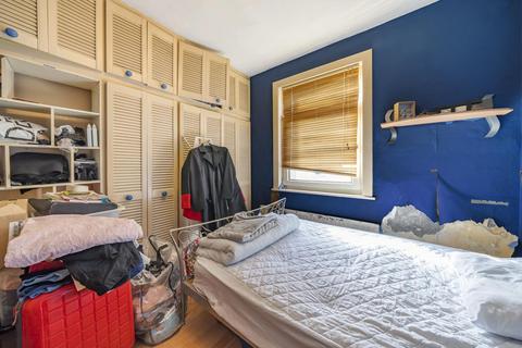 2 bedroom flat for sale - Park Road, London