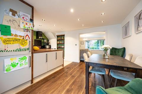 4 Barnston Green, Barnston, Dunmow, CM6 1PH