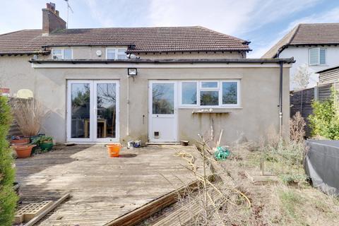5 Field Road, Aveley, South Ockendon, RM15 4AL