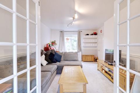 5 Field Road, Aveley, South Ockendon, RM15 4AL
