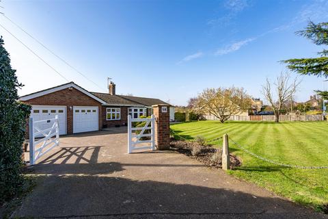 2 bedroom detached bungalow for sale, Church Road, Kessingland, NR33