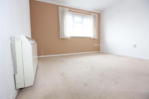 1 bedroom flat for sale, The Croft, Lowestoft, NR32
