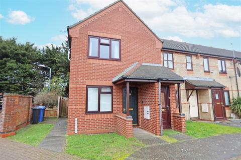 1 bedroom flat for sale, The Croft, Lowestoft, NR32