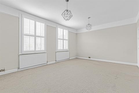 3 bedroom flat for sale - Upper Richmond Road West, East Sheen, SW14