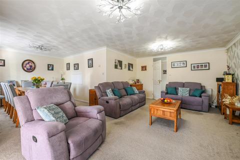 5 bedroom bungalow for sale, Wyde Feld, Bognor Regis