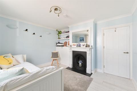 20 Providence Place, Epsom, KT17 4BB