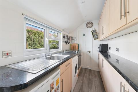 20 Providence Place, Epsom, KT17 4BB