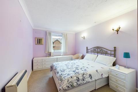 2 bedroom retirement property for sale, Sherleys Court, Ruislip HA4