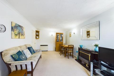 2 bedroom retirement property for sale, Sherleys Court, Ruislip HA4