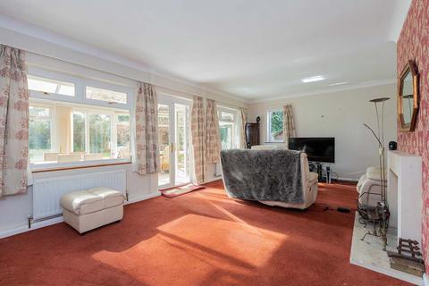 4 bedroom detached house for sale - The Fairway, Burnham SL1