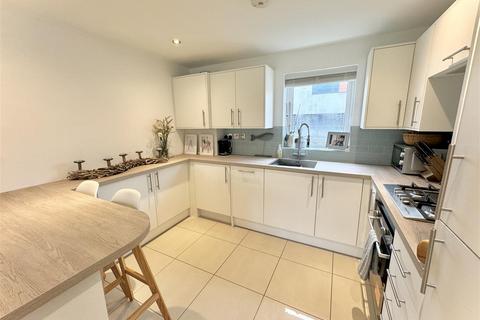 2 bedroom end of terrace house for sale, Commercial Road, Poole BH14