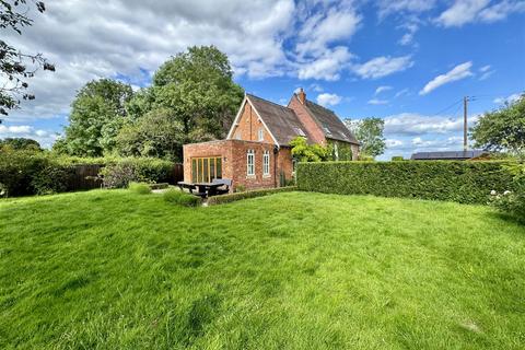 3 bedroom detached house for sale, Upleadon Road, Newent GL18