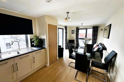 2 bedroom apartment to rent - Millennium Plaza, Cheltenham GL52