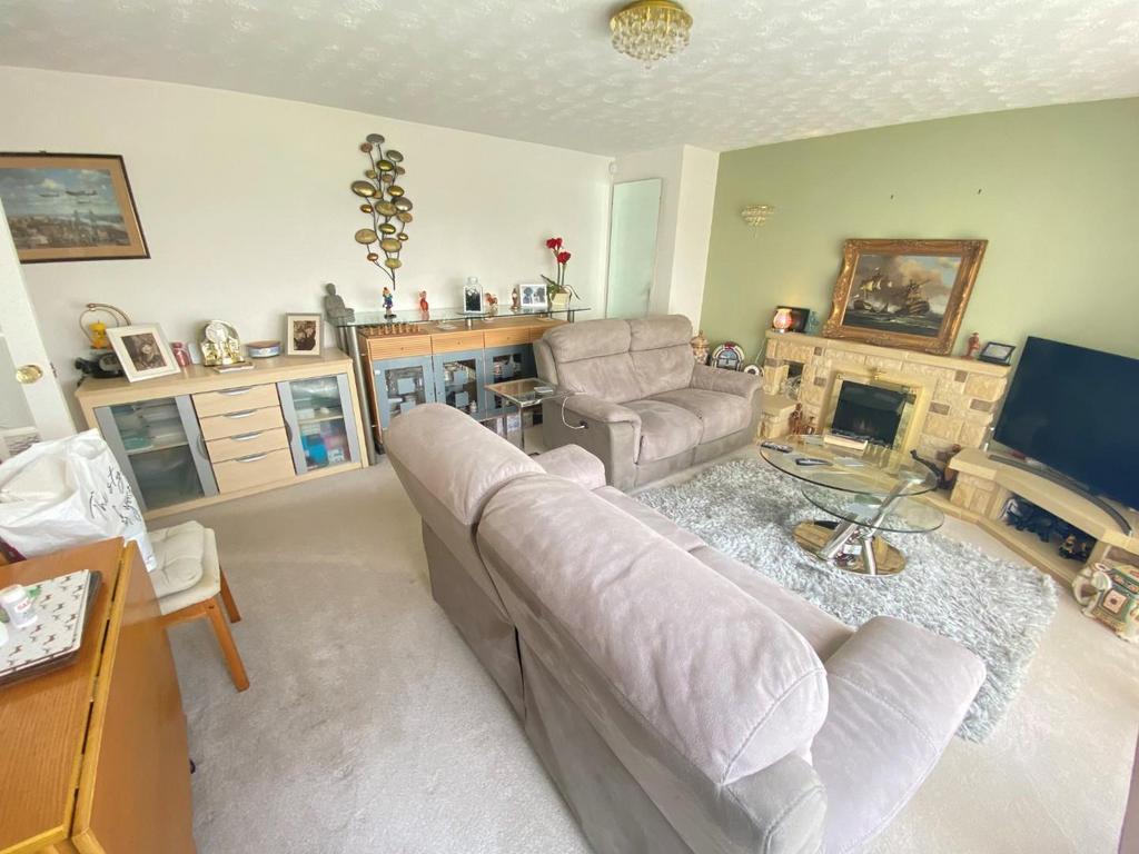 Living Room 1.jpg