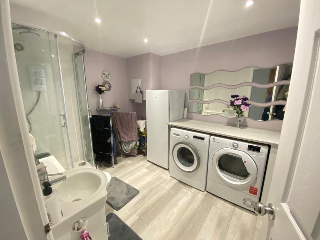 Shower Utility Room.jpg