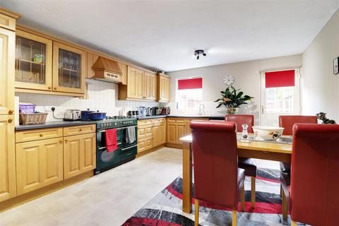 4 bedroom townhouse for sale, Calder Square, Brough