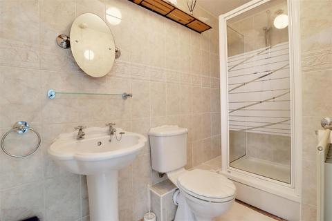 11 Calder Square, Brough, HU15 1GE
