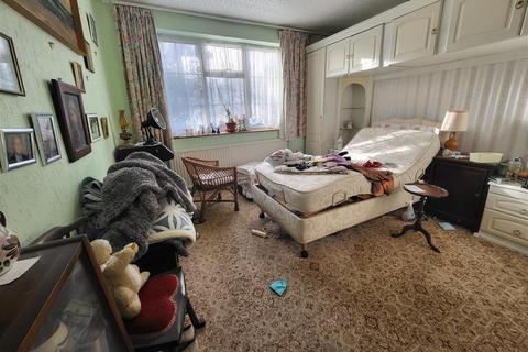 2 bedroom maisonette for sale - Bramley Road, Oakwood, N14