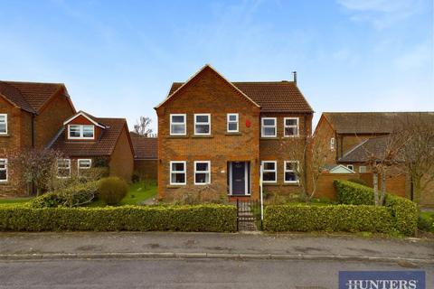 4 bedroom detached house for sale, Queen Elizabeth Drive, Scalby, Scarborough