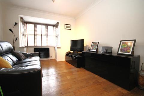 1 bedroom flat for sale, Mangles Road, Guildford
