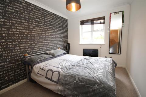 1 bedroom flat for sale, Mangles Road, Guildford