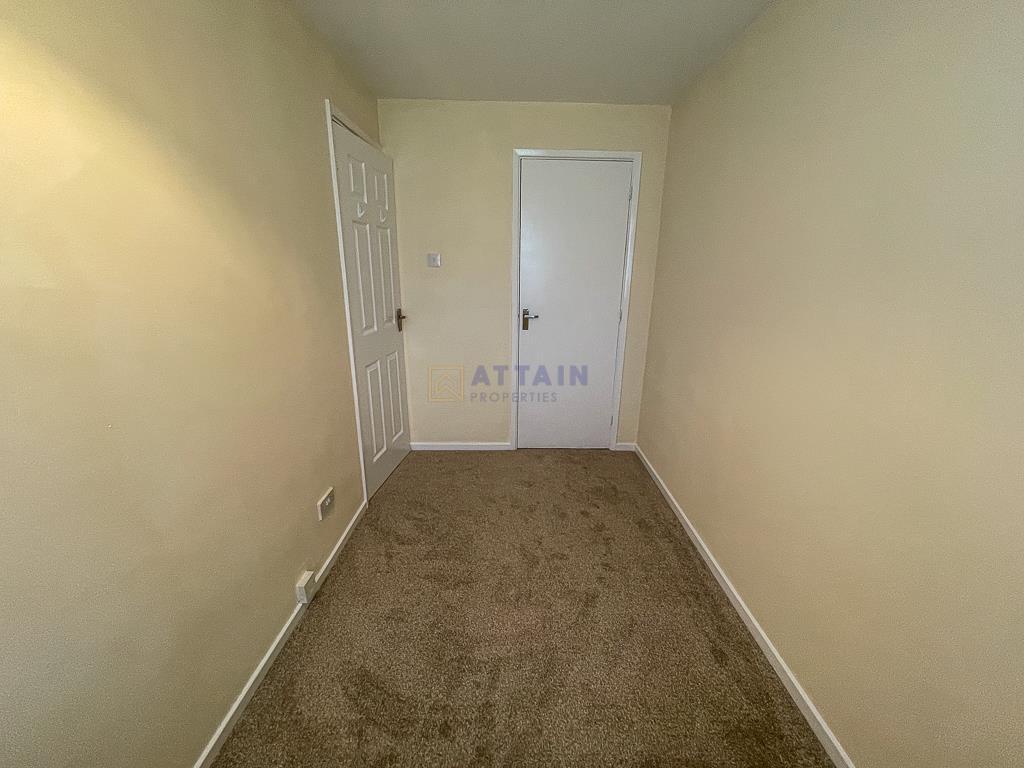 Bedroom 1 Flip.jpg