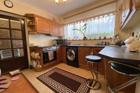 255 Foden Road, Birmingham, B42 2EH