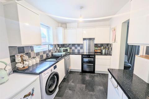 46 Greenway, Newark, NG24 4JE
