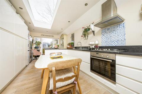 2 bedroom terraced house for sale, Radnor Gardens, Twickenham