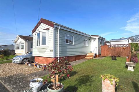 1 bedroom detached bungalow for sale, Folly Lane, East Cowes