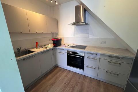 2 bedroom flat to rent, Lennard Road, Folkestone