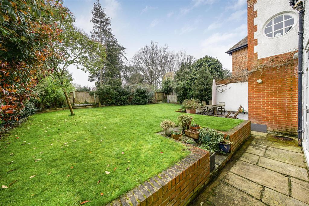 Twickenham Road, Teddington 6 bed semidetached house for sale £1,700,000