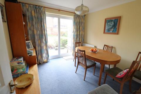2 Bristol Close, Rayleigh, SS6 9RZ