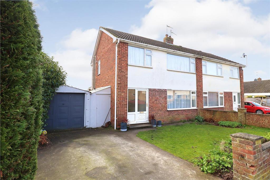 Roman Avenue North, Stamford Bridge, York 3 bed semidetached house for