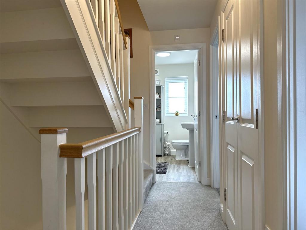 First Floor Landing 445