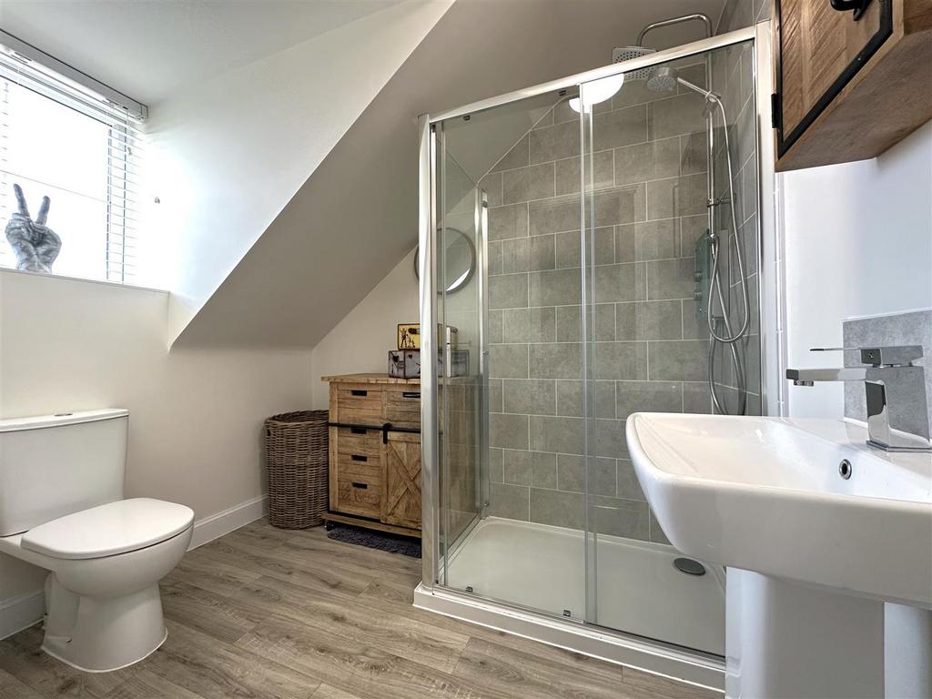 En-Suite Shower Room 423