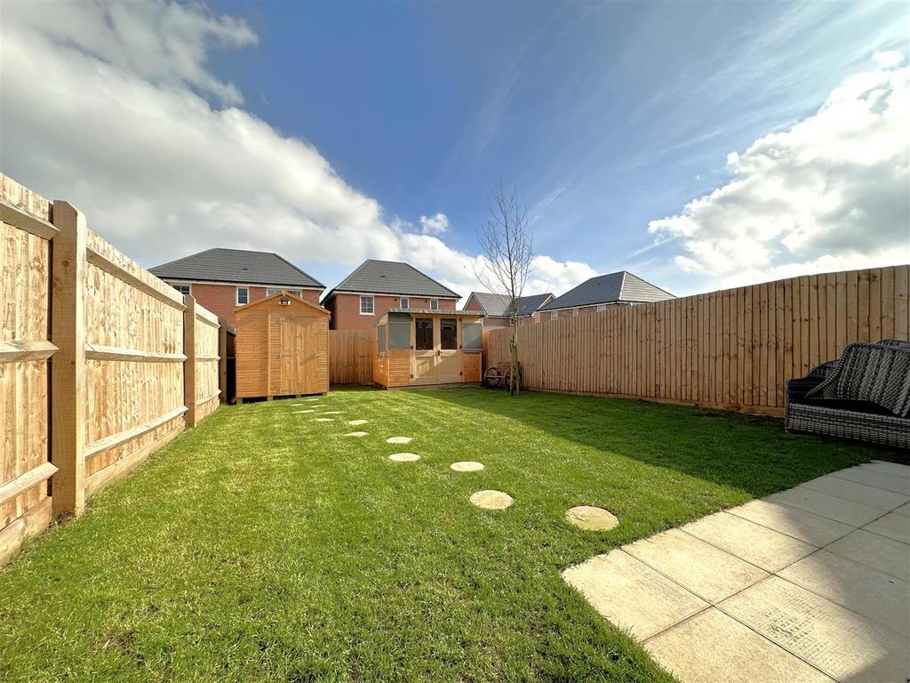 Well-Appointed Enclosed Garden 507