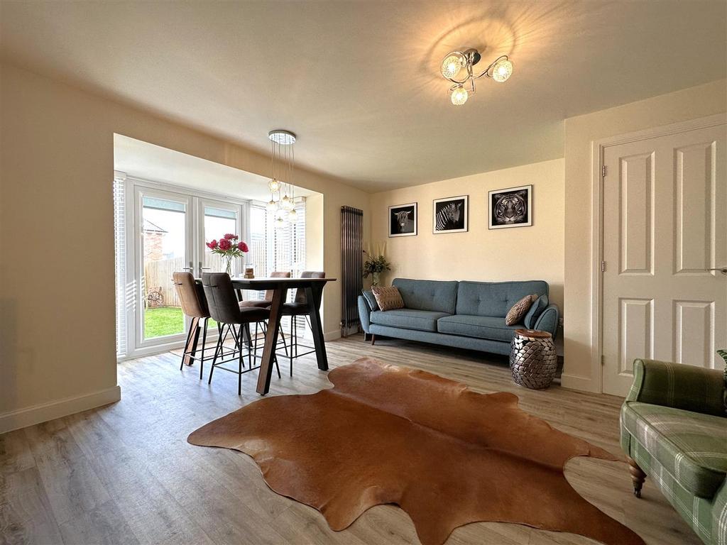 Living/Dining Space 488