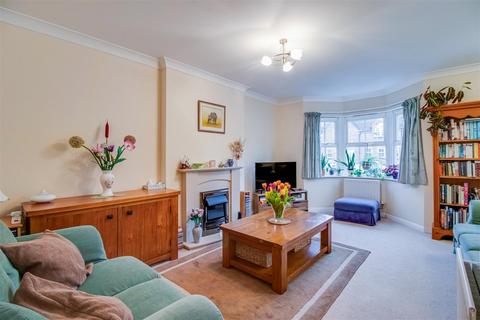 10 Chaloner Grove, Wakefield, WF1 4SE