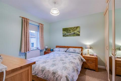 10 Chaloner Grove, Wakefield, WF1 4SE