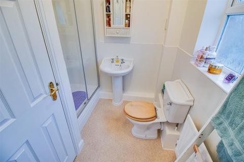 10 Chaloner Grove, Wakefield, WF1 4SE